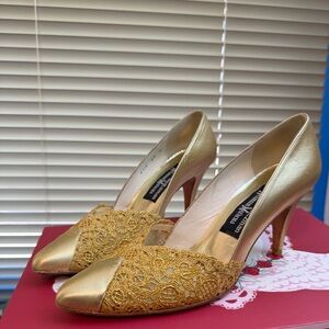 STUART WEITZMAN Gold Lace Heels